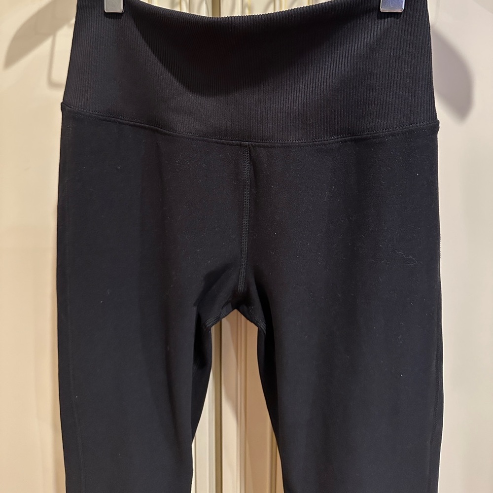 ALO Yoga Black Leggings - Picture 9 of 13